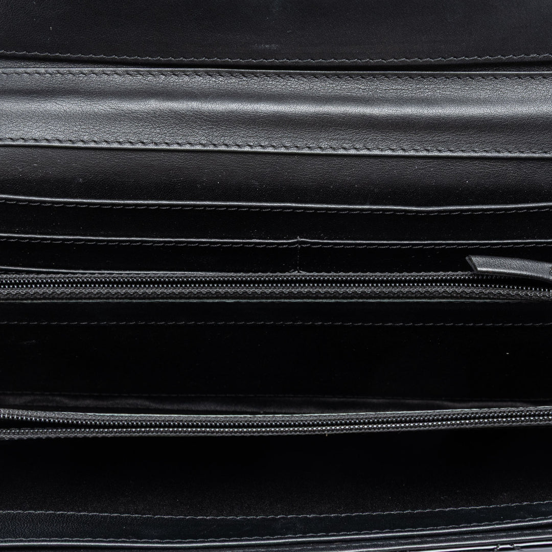 Chanel CC Matelassé Cuir verni Brilliant East West Wallet on Chain