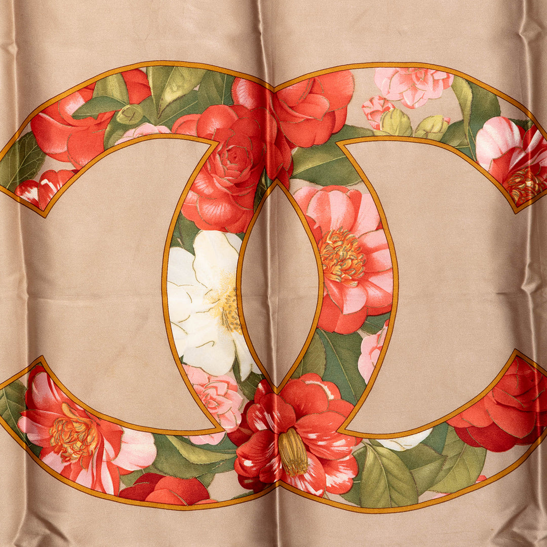 Chanel CC Camellia et Chain Soie Foulard 90