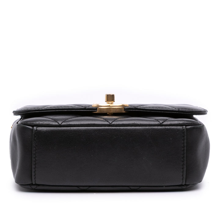 Chanel Small Quilted Cuir d’agneau CC Coin Flap Noir – GABY PARIS Authentique