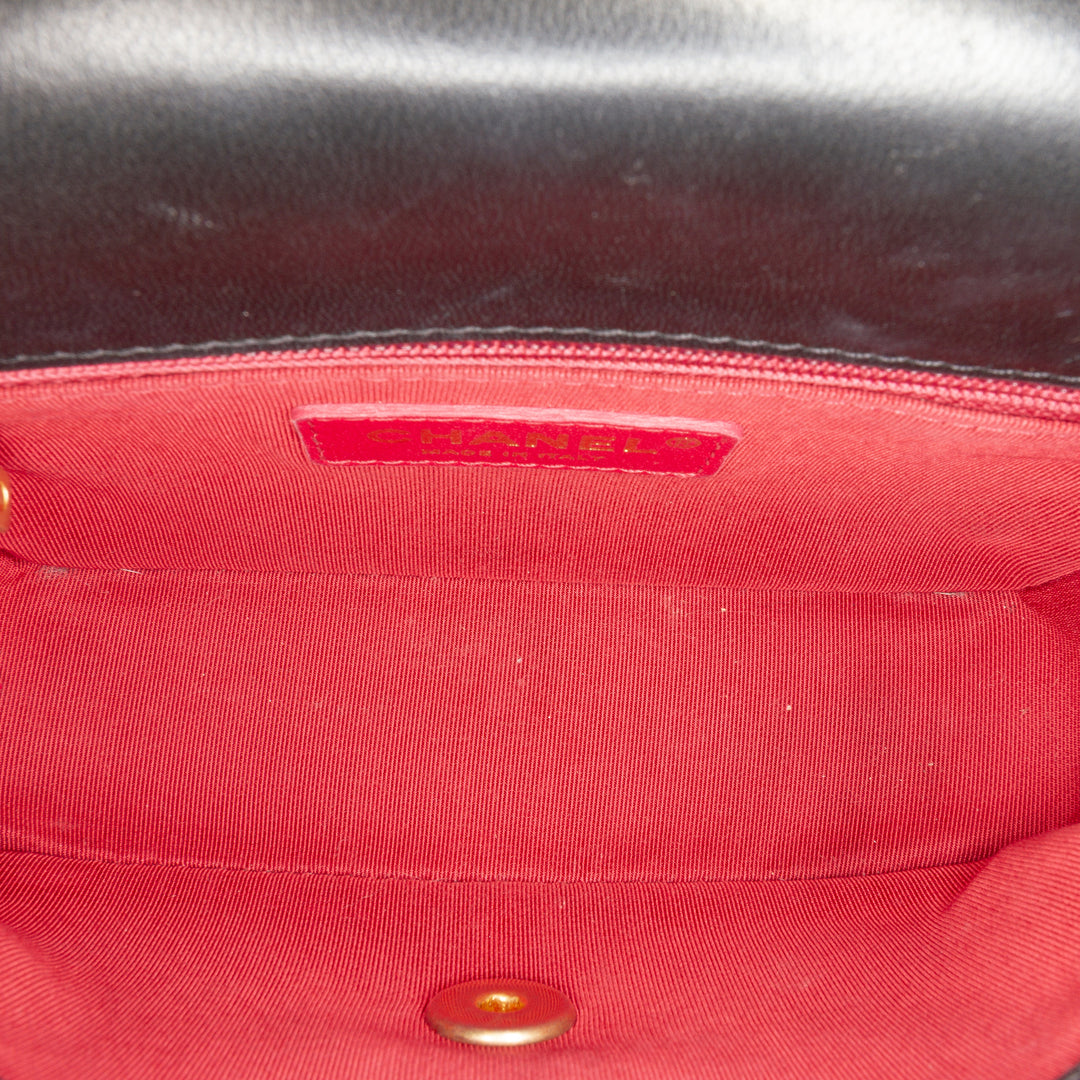 Chanel Small Quilted Cuir d’agneau CC Coin Flap Noir – GABY PARIS Authentique