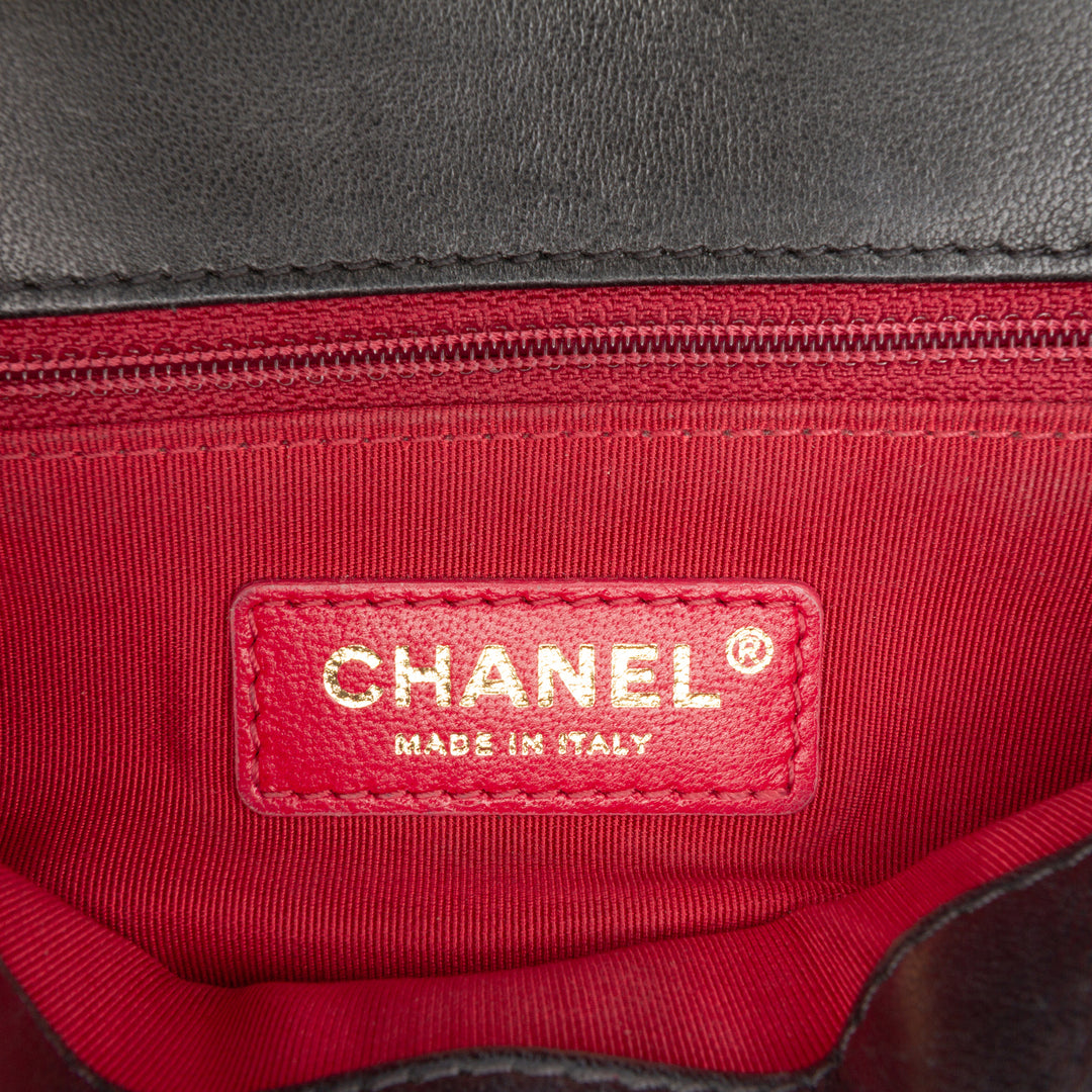 Chanel Small Quilted Cuir d’agneau CC Coin Flap Noir – GABY PARIS Authentique