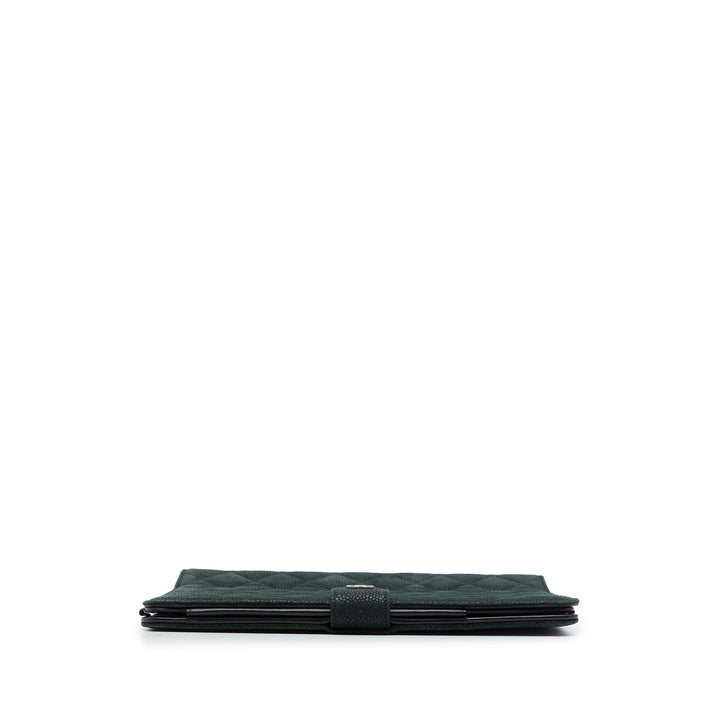 Chanel Étui CC Matelassé iPad avec chaîne Cuir caviar Noir – vue 3 – GABY PARIS