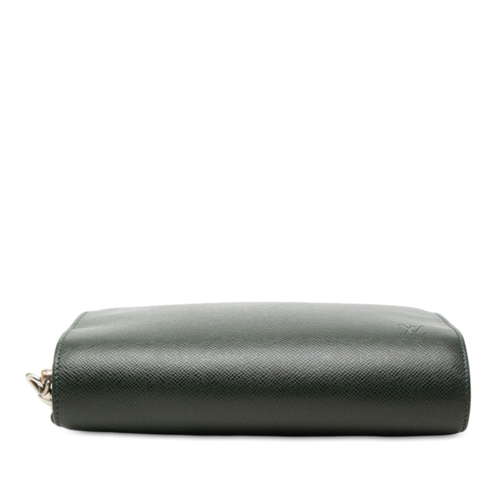 Louis Vuitton Taiga Pochette Baikal Vert – vue 3 – GABY PARIS