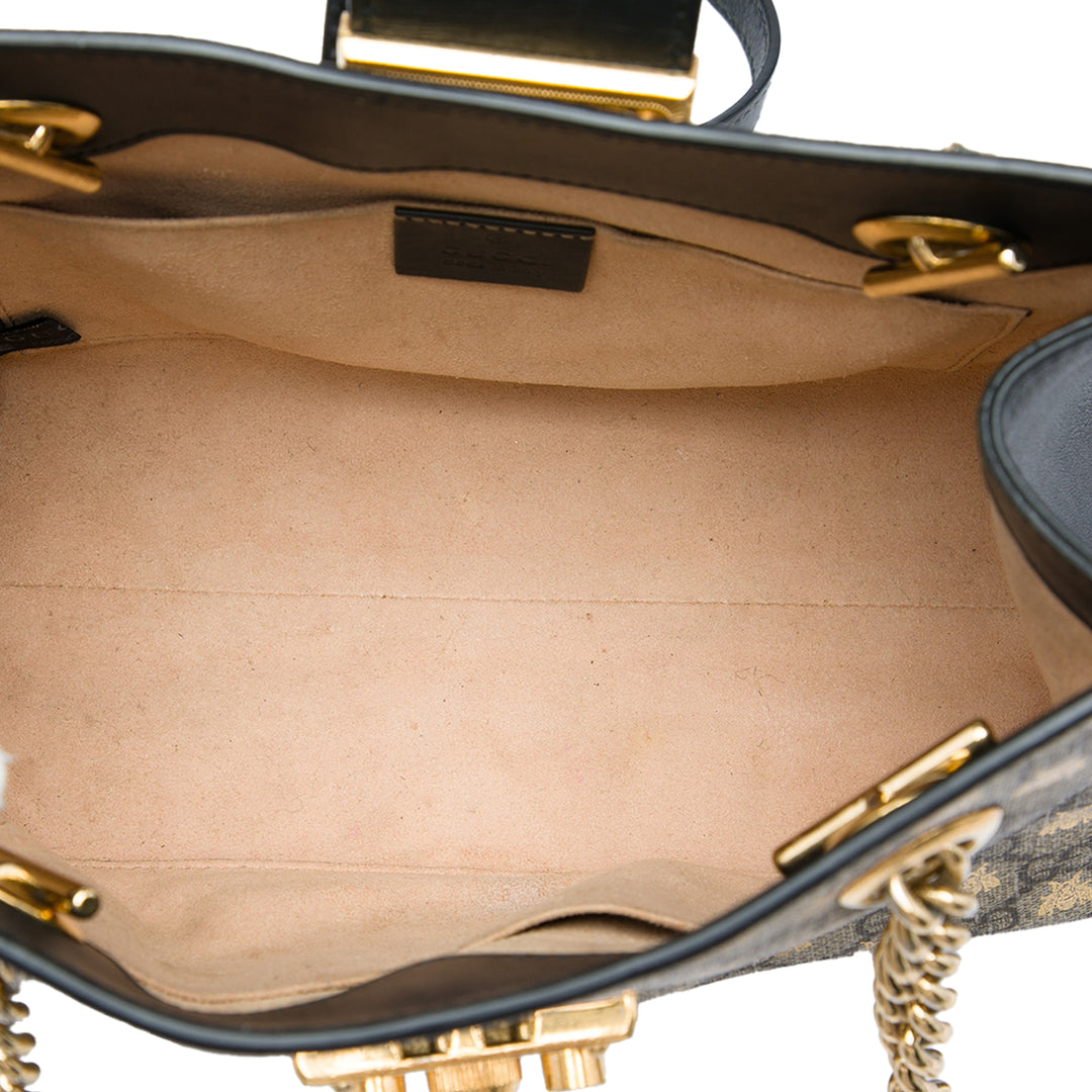 Gucci Bee Padlock Cabas Petit GG Supreme Beige – vue 4 – GABY PARIS