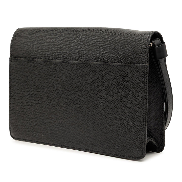 Louis Vuitton Taiga Selenga