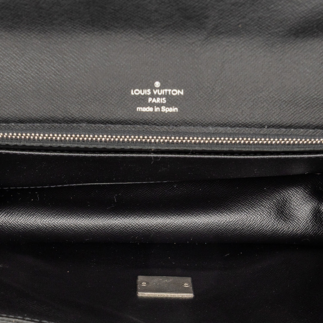 Louis Vuitton Taiga Selenga