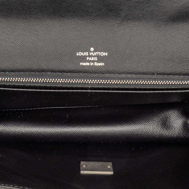 Louis Vuitton Taiga Selenga