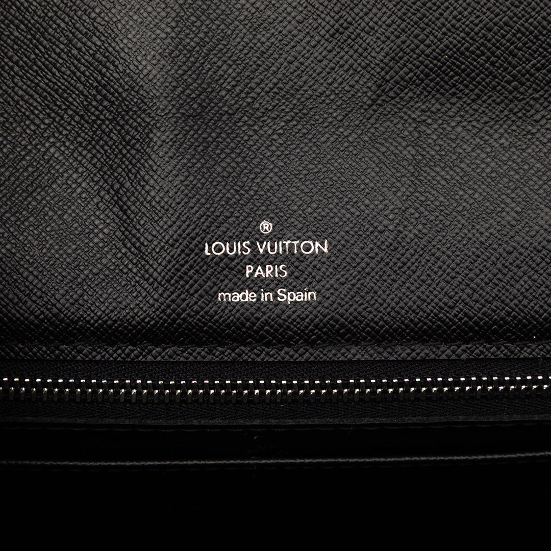 Louis Vuitton Taiga Selenga