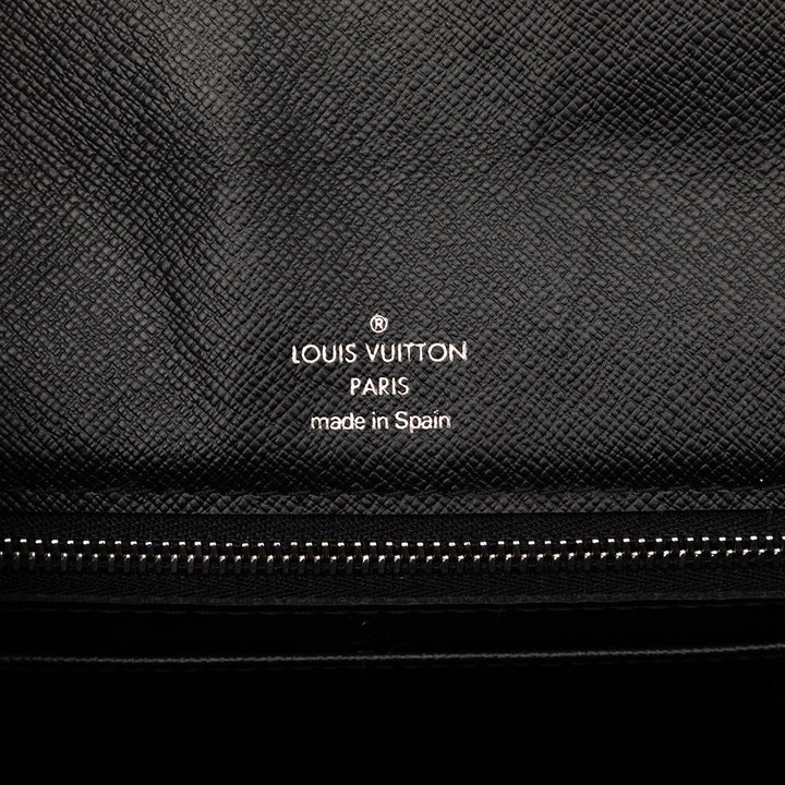 Louis Vuitton Taiga Selenga