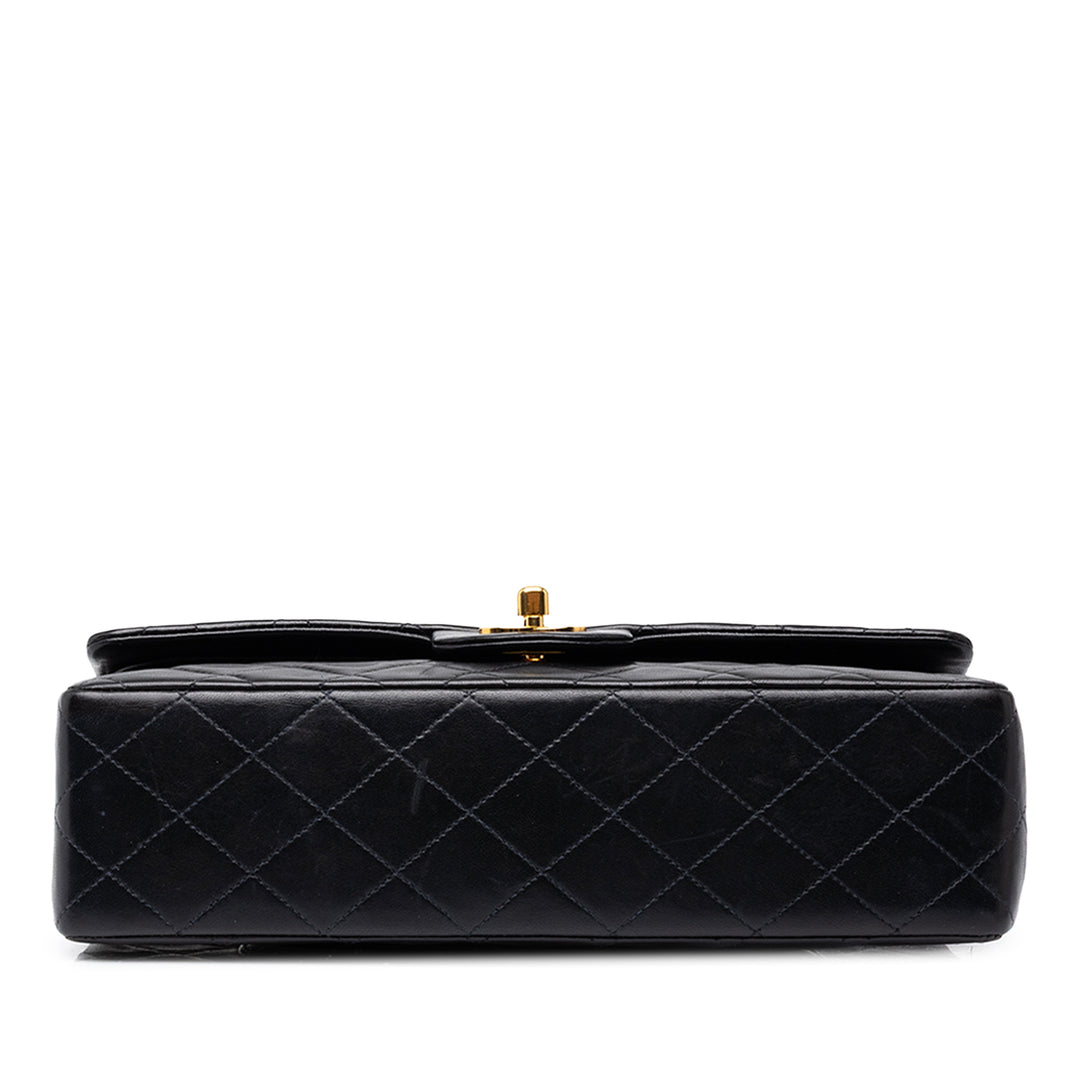 Chanel Sac porté épaule Classic Double rabat Moyen Cuir d'agneau Noir – vue 3 – GABY PARIS