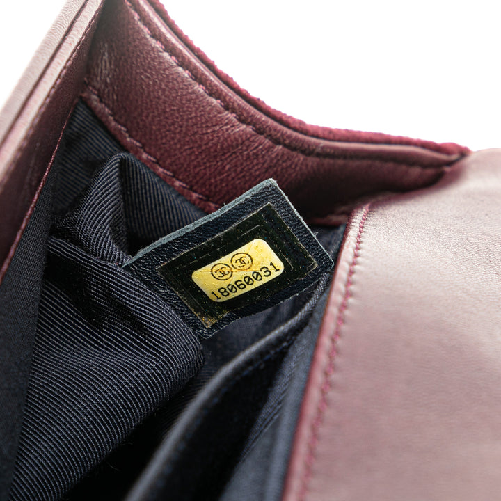 Chanel Old Medium Velours and Tweed Boy Flap Rouge – GABY PARIS Authentique