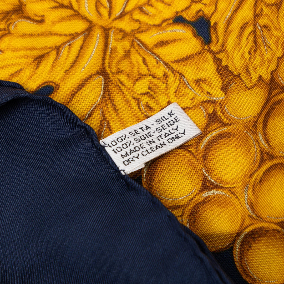Chanel Foulard Golden Rope Pompon Grape Bleu – vue 4 – GABY PARIS