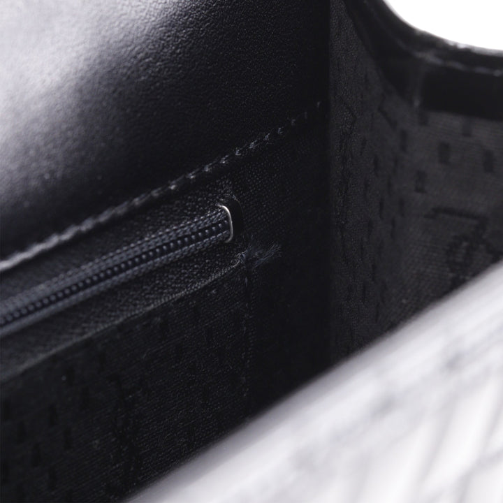 Saint Laurent Croc embossé Cuir verni Pochette