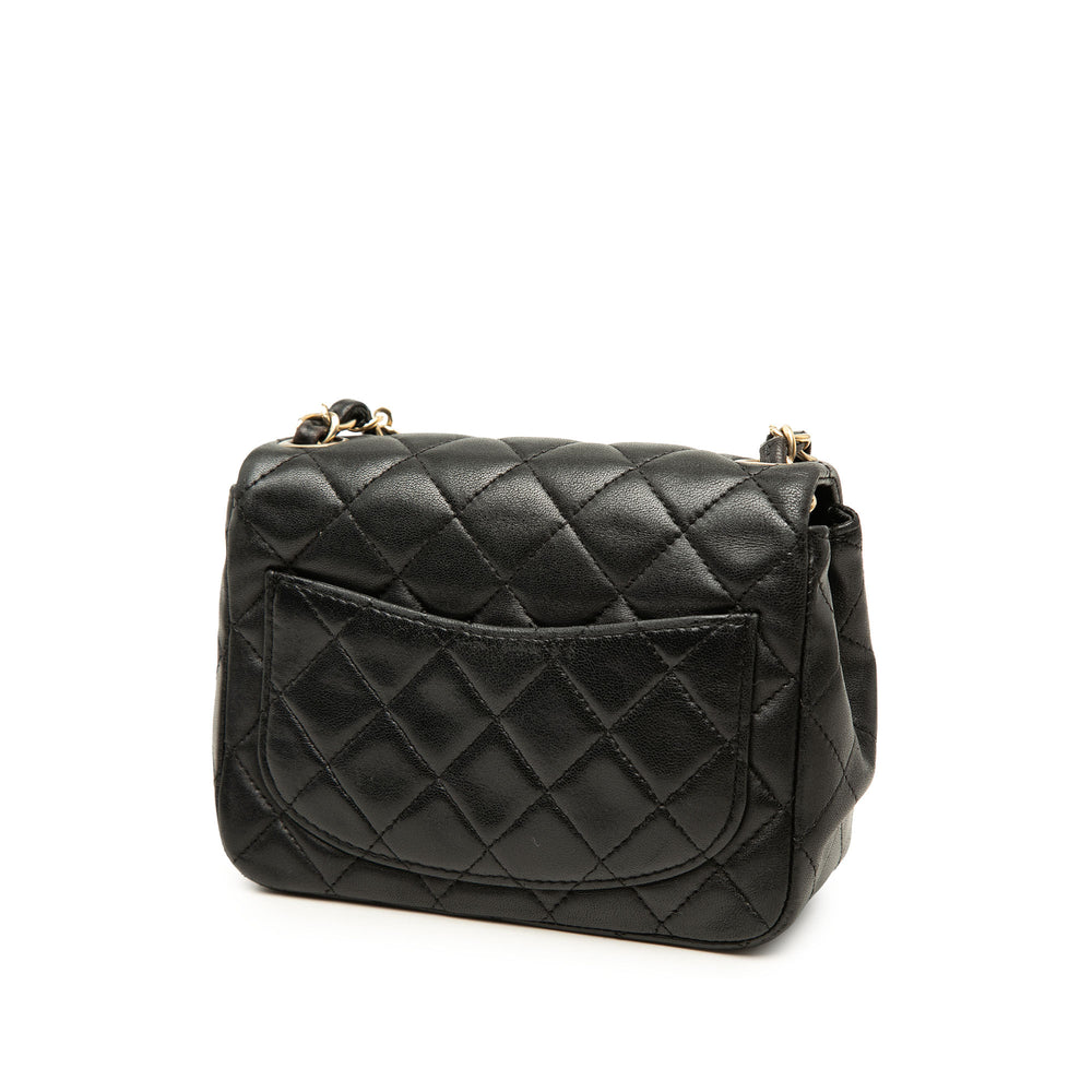 Chanel Classic Carré Rabat simple Mini Cuir d'agneau Noir – vue 2 – GABY PARIS