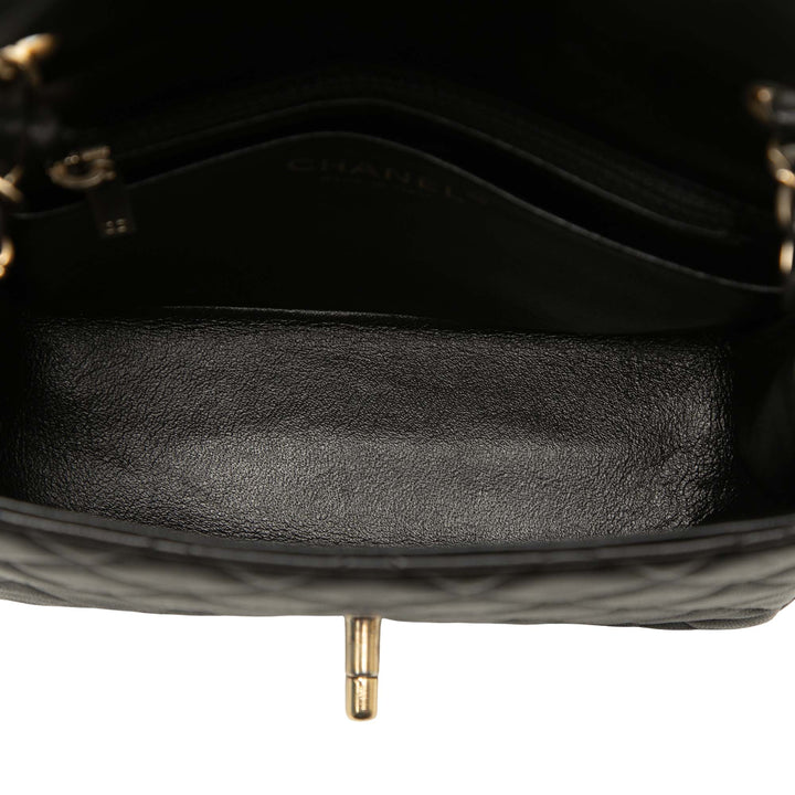Chanel Classic Carré Rabat simple Mini Cuir d'agneau Noir – vue 4 – GABY PARIS