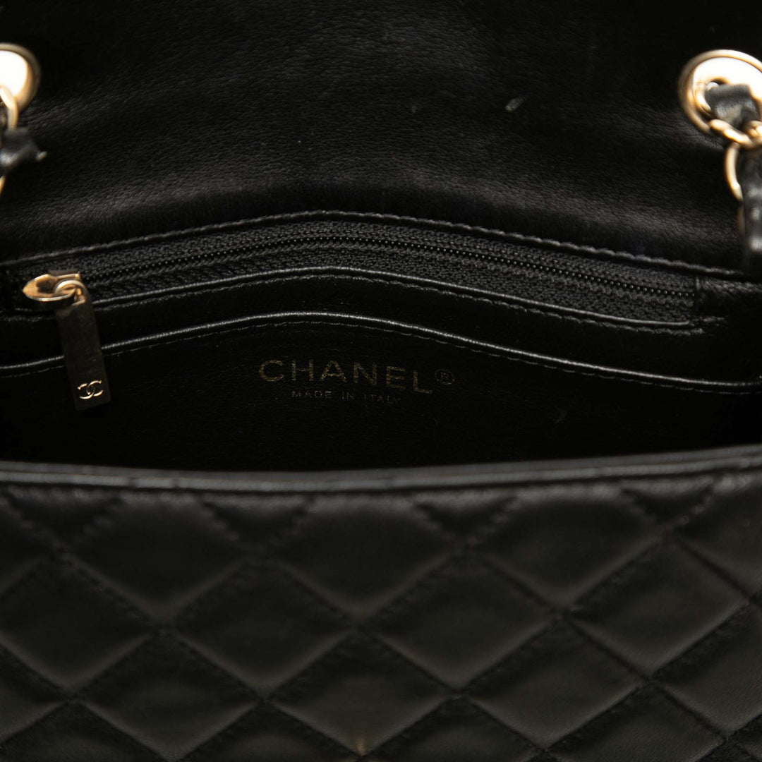 Chanel Classic Carré Rabat simple Mini Cuir d'agneau Noir – vue 5 – GABY PARIS