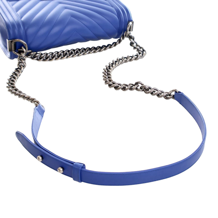 Chanel Old Medium Chevron Cuir de veau Boy à rabat