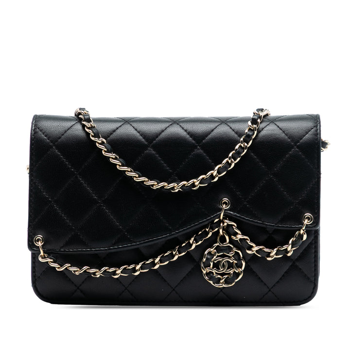 Chanel Matelassé Cuir d’agneau CC Charm Wallet on Chain