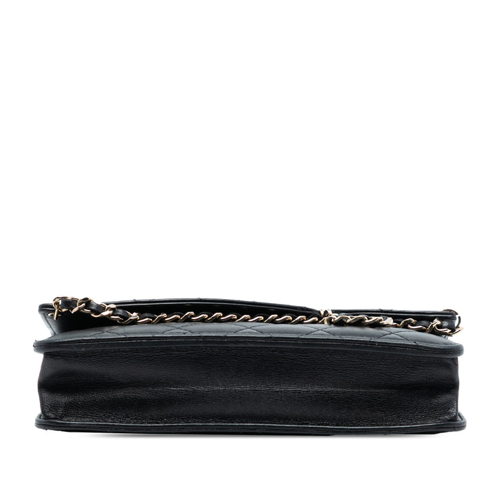 Chanel Matelassé Cuir d’agneau CC Charm Wallet on Chain