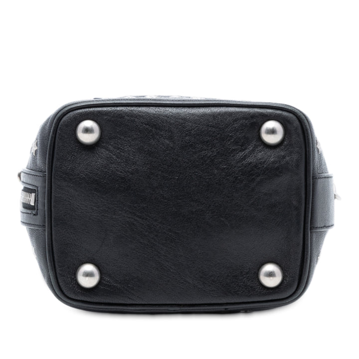 Saint Laurent Small Star clouté Cuir de veau Emmanuelle Bucket Sac