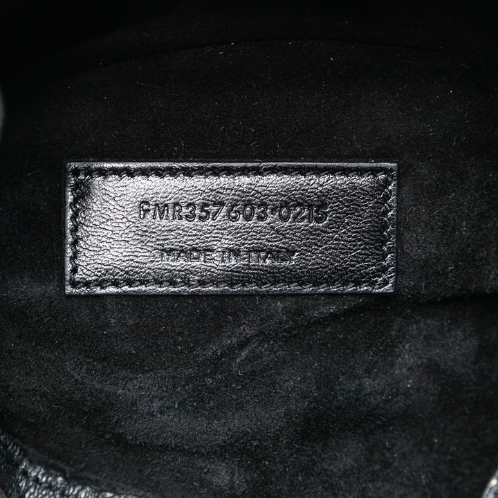 Saint Laurent Small Star clouté Cuir de veau Emmanuelle Bucket Sac