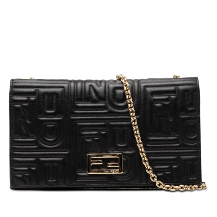Fendi embossé Nappa Logo Chain Pochette