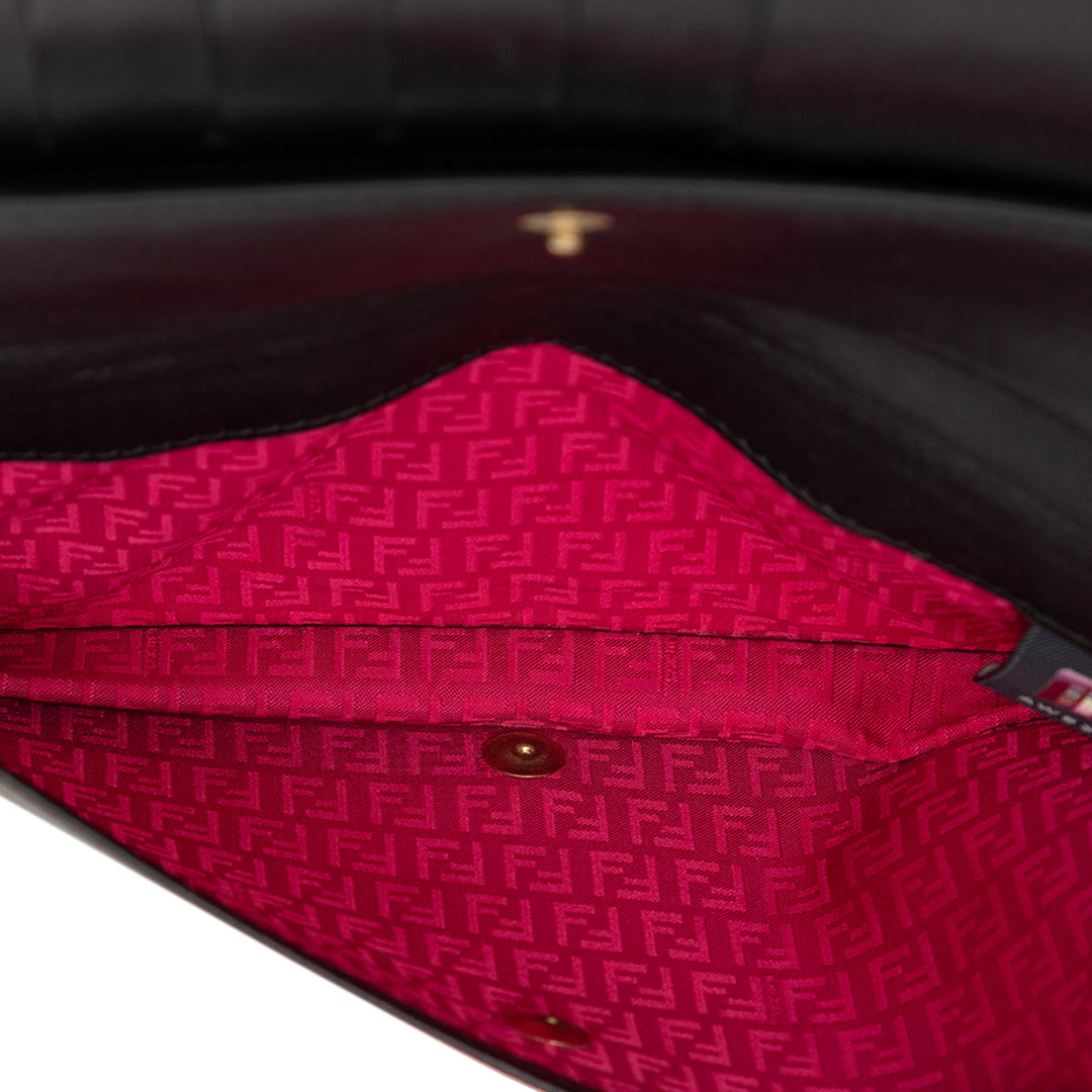 Fendi embossé Nappa Logo Chain Pochette