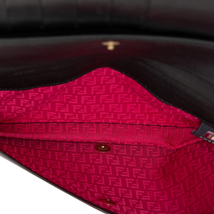 Fendi embossé Nappa Logo Chain Pochette