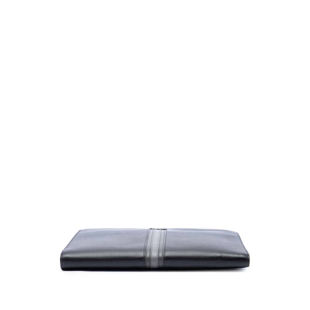 Prada Porte-documents Zippé Portfolio Saffiano Noir – vue 3 – GABY PARIS