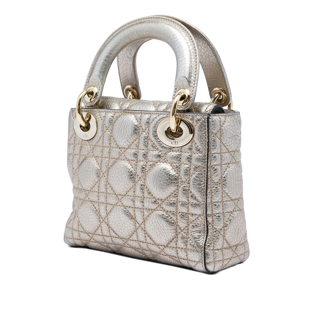 Dior Sac à main Lady Dior Métallisé froissé Cannage Mini Cuir d'agneau Argenté – vue 2 – GABY PARIS