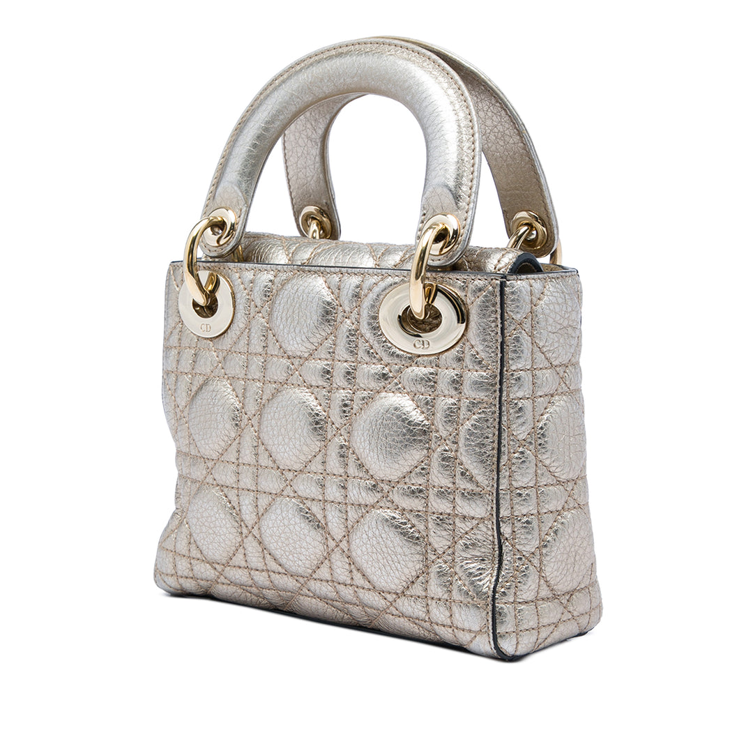 Dior Sac à main Lady Dior Métallisé froissé Cannage Mini Cuir d'agneau Argenté – vue 2 – GABY PARIS