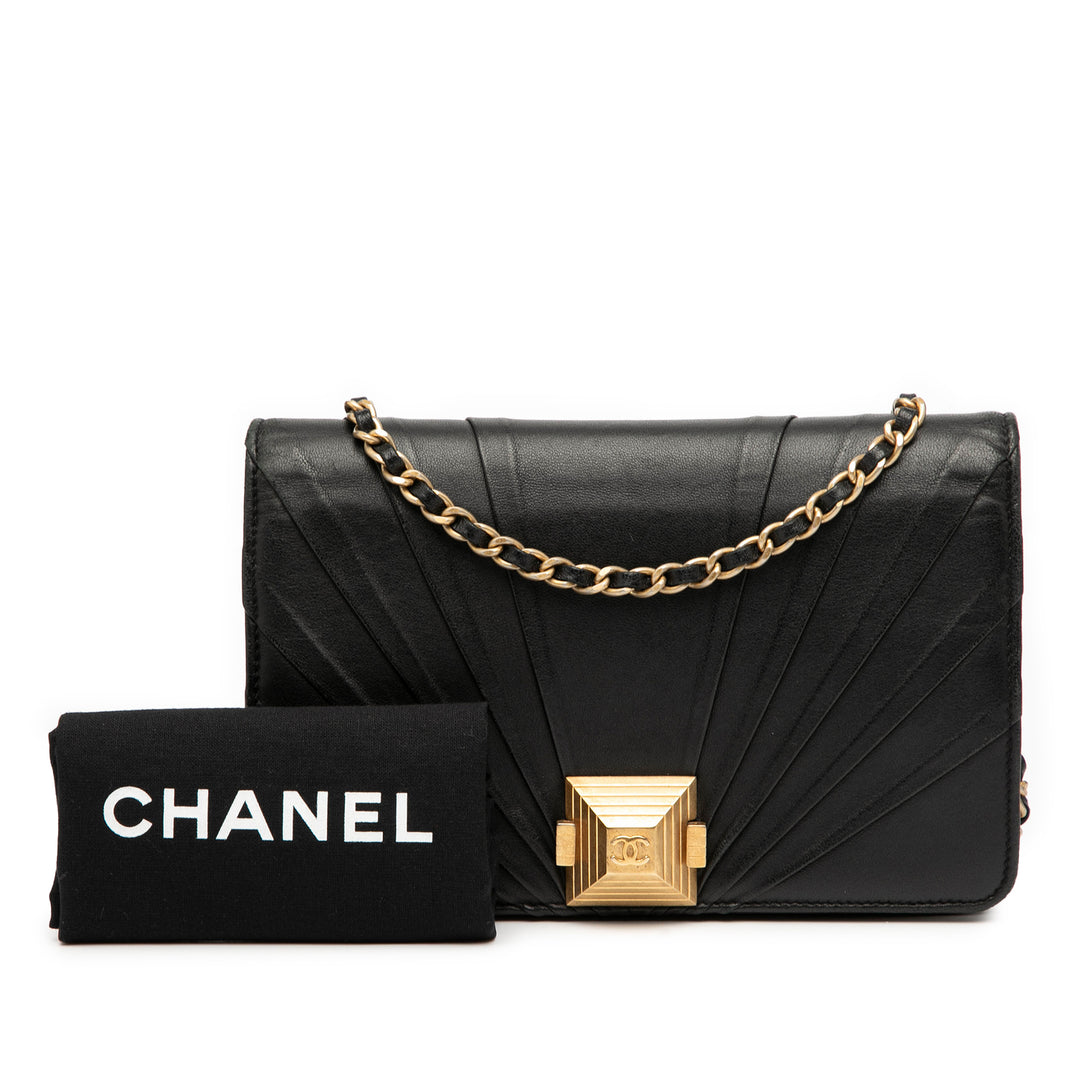 Chanel Cuir d’agneau Pyramid Wallet On Chain Noir – GABY PARIS Authentique
