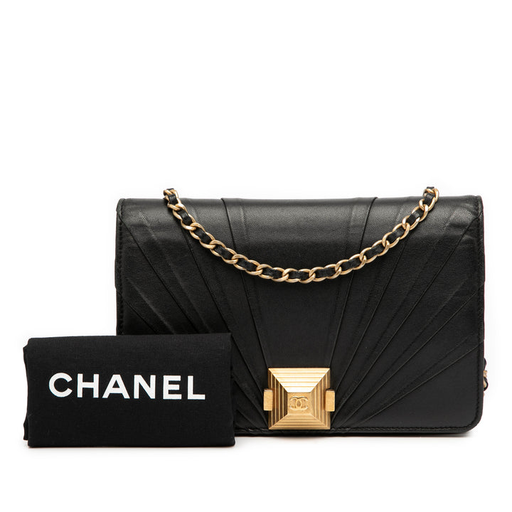Chanel Cuir d’agneau Pyramid Wallet On Chain Noir – GABY PARIS Authentique