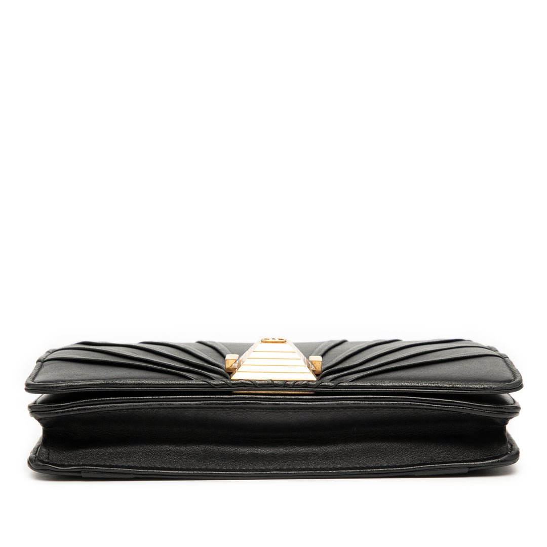 Chanel Cuir d’agneau Pyramid Wallet On Chain Noir – GABY PARIS Authentique