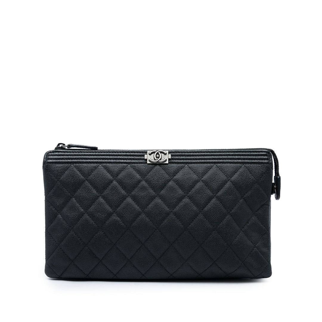 Chanel Matelassé Boy O Étui Zippé Pochette Cuir caviar Noir