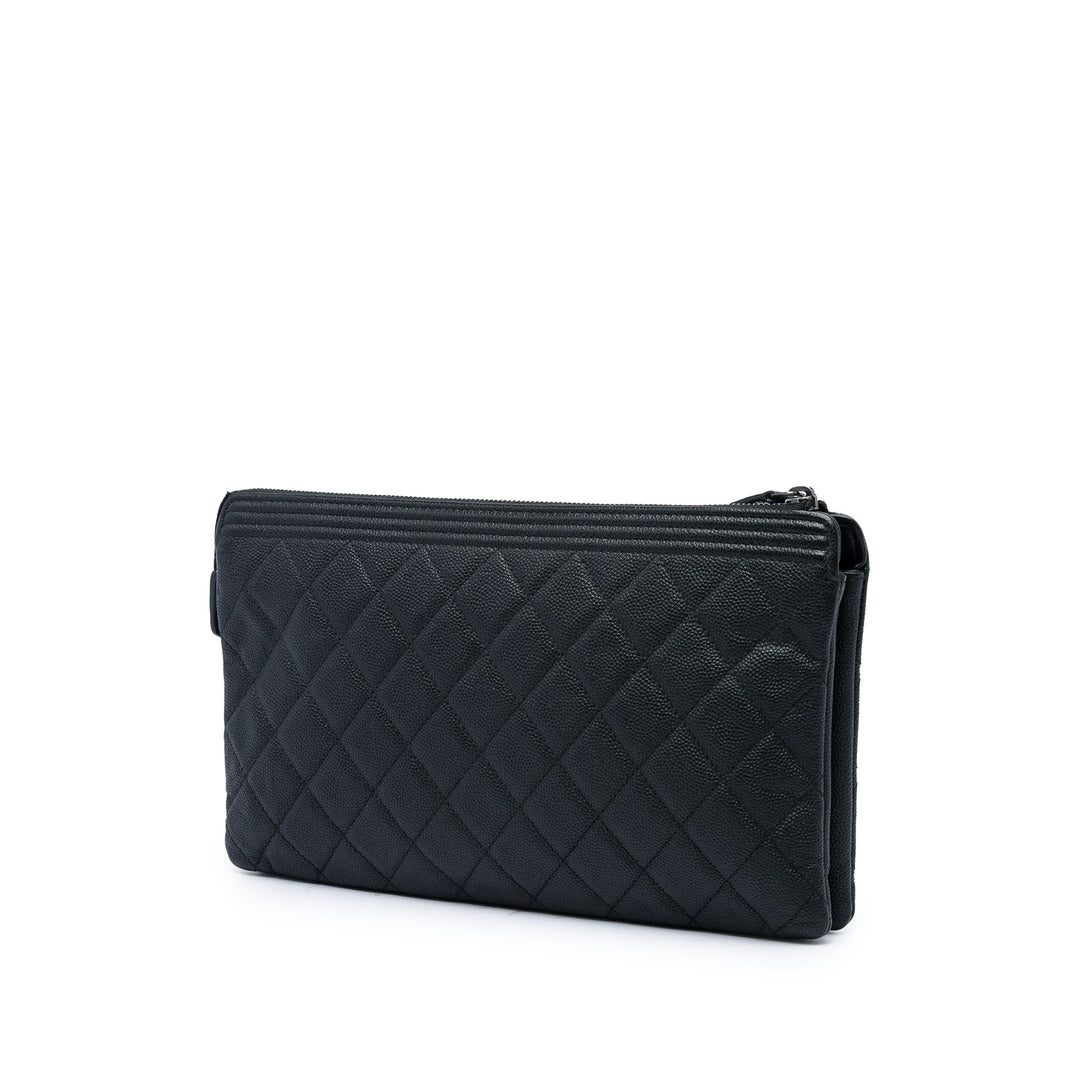 Chanel Matelassé Boy O Étui Zippé Pochette Cuir caviar Noir