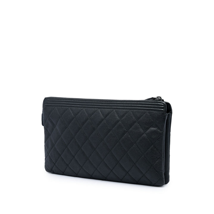 Chanel Matelassé Boy O Étui Zippé Pochette Cuir caviar Noir