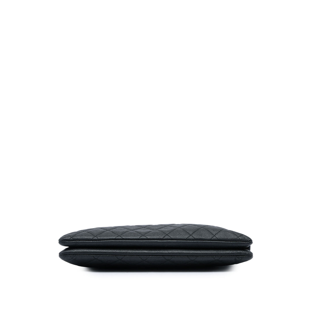 Chanel Matelassé Boy O Étui Zippé Pochette Cuir caviar Noir