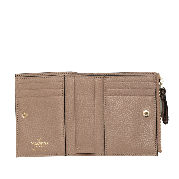 Valentino grainé Rockstud Compact Portefeuille Cuir de veau grainé Marron – vue 6 – GABY PARIS