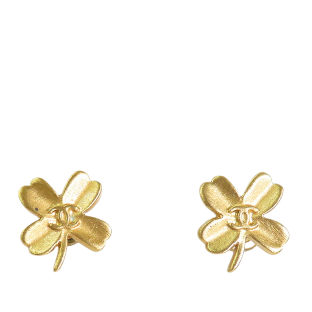 Chanel Doré Plated CC Clover Push Back Boucle d’oreilles Doré – GABY PARIS Authentique