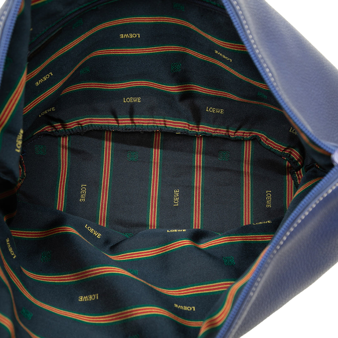 LOEWE Sac porté épaule Pebbled Anagram Hobo Cuir de veau Bleu – vue 4 – GABY PARIS
