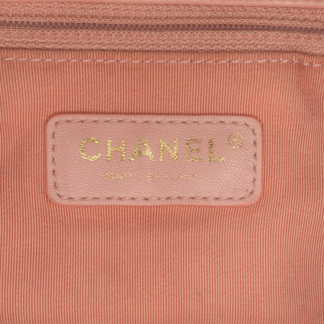 Medium Tweed Large Pearl Handle Flap Pink - Gaby Paris