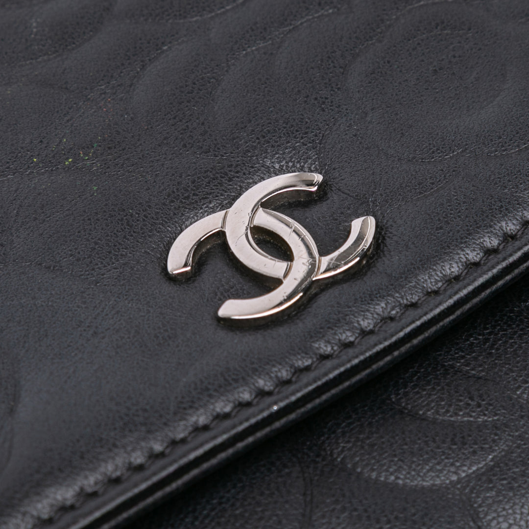 Chanel CC Embossed Cuir d’agneau Camellia Wallet On Chain Noir