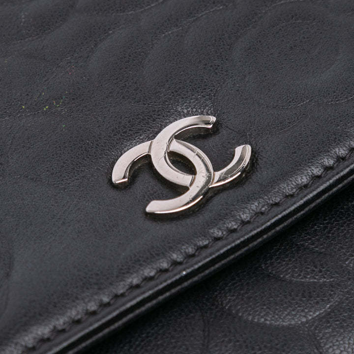 Chanel CC Embossed Cuir d’agneau Camellia Wallet On Chain Noir