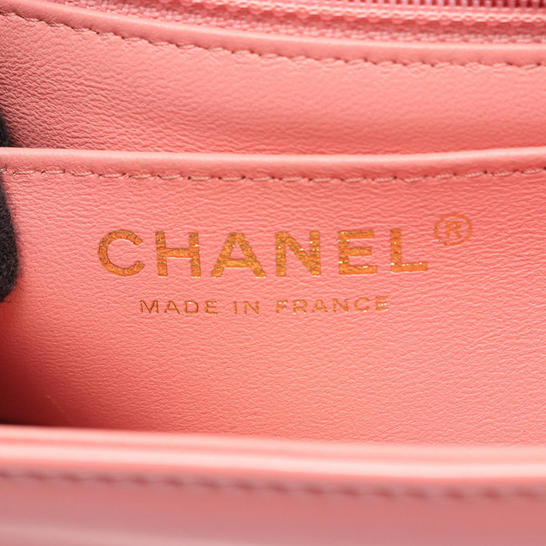 Chanel Mini CC Cuir verni Camellia à rabat