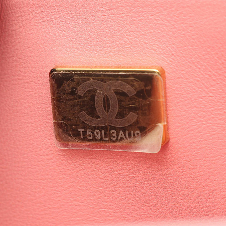 Chanel Mini CC Cuir verni Camellia à rabat