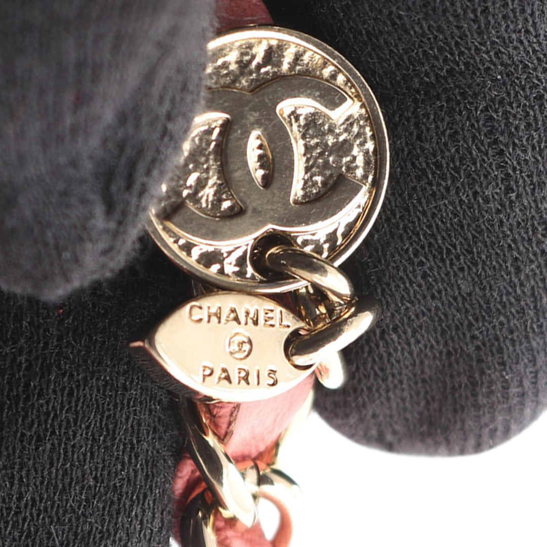 Chanel Mini CC Cuir verni Camellia à rabat