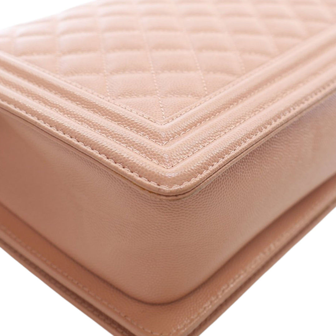 Chanel Medium Matelassé Caviar Boy à rabat