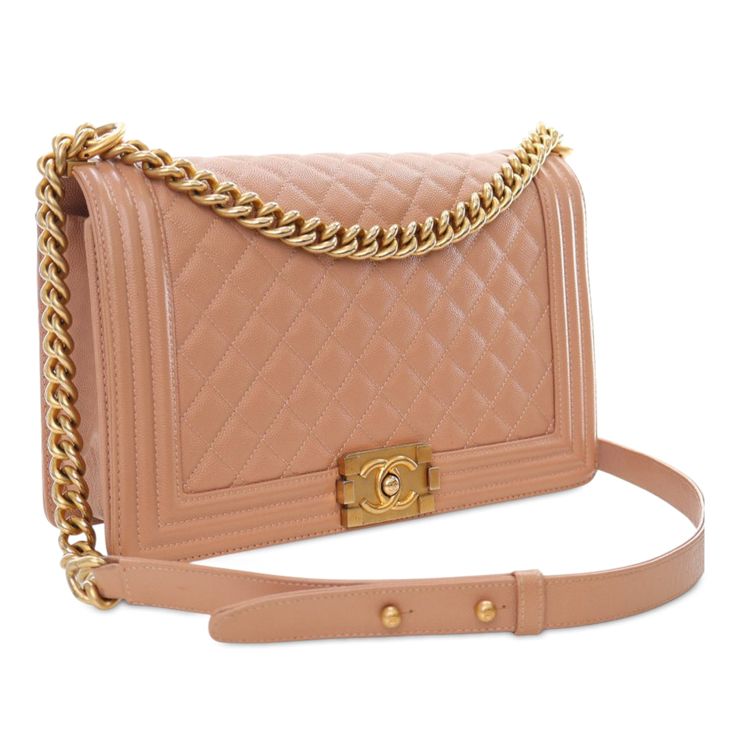 Chanel Medium Matelassé Caviar Boy à rabat