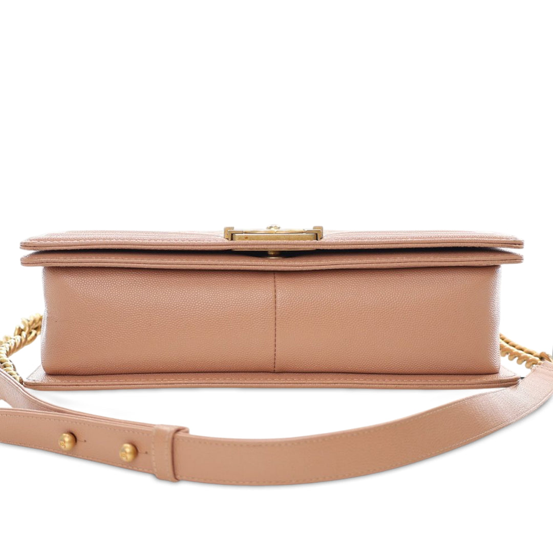 Chanel Medium Matelassé Caviar Boy à rabat